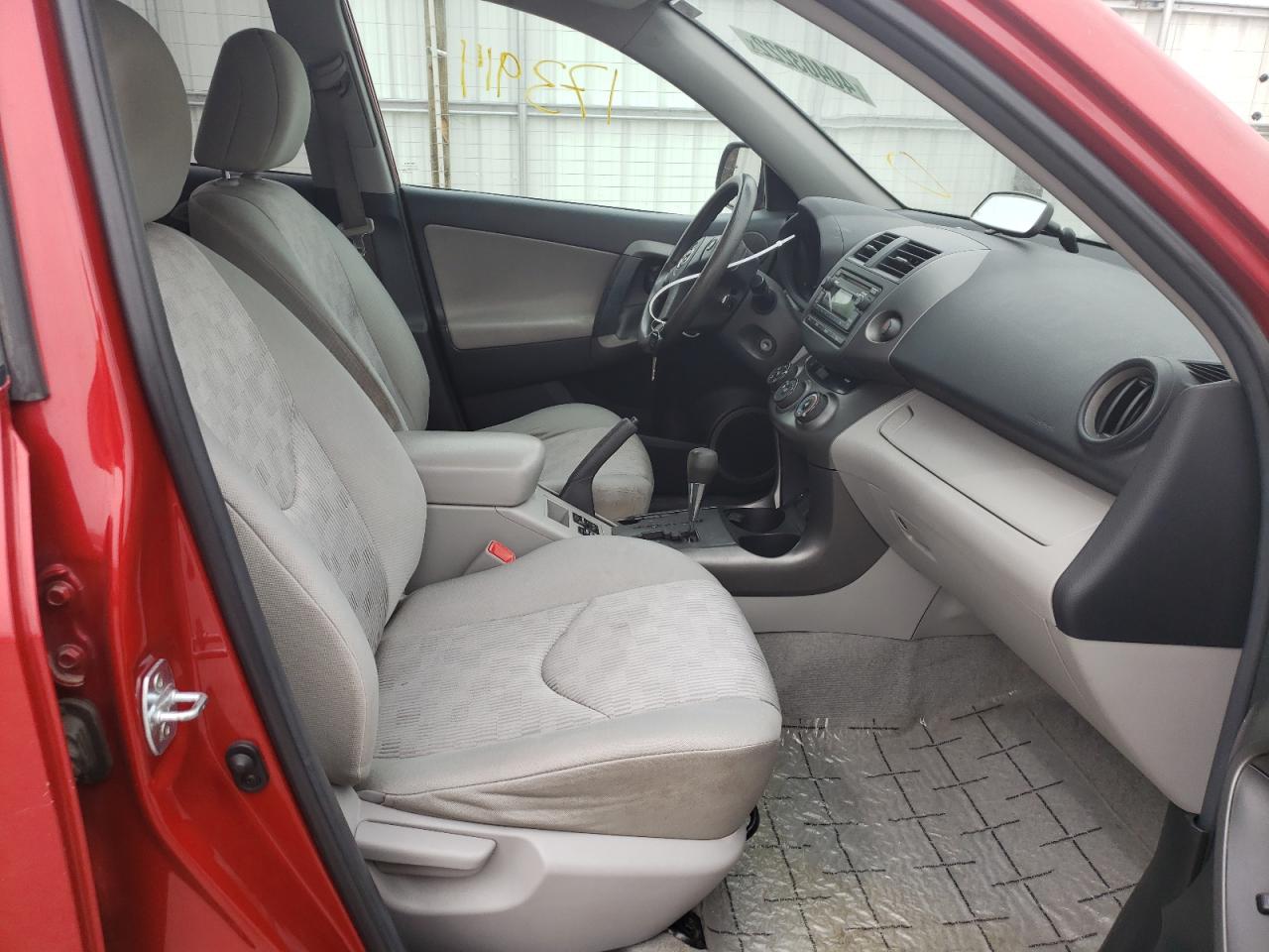 Photo 5 from auction – 2012 TOYOTA RAV4 with VIN 2T3BF4DV3CW195726