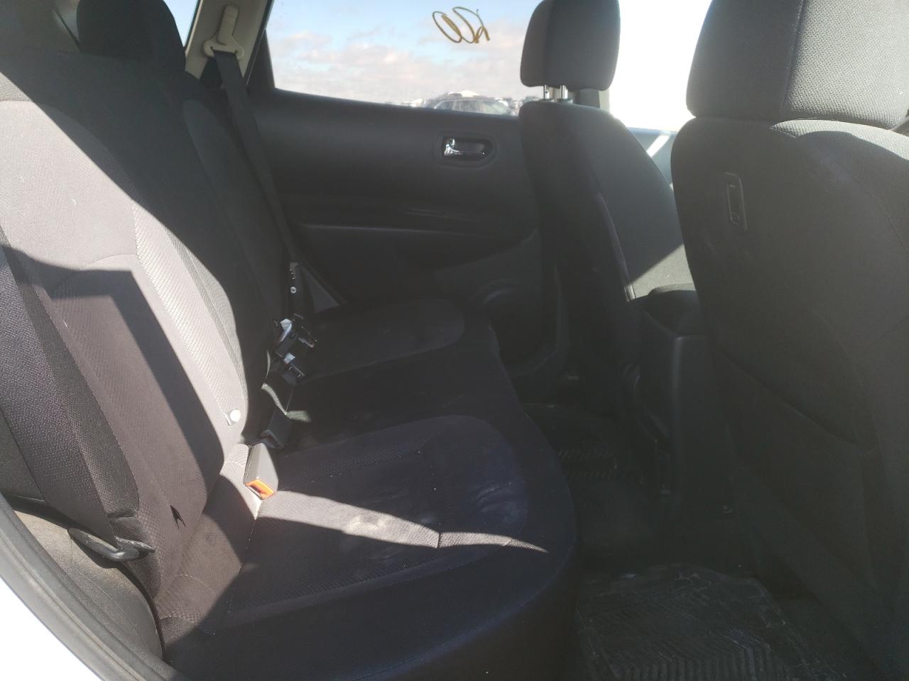 Photo 6 from auction – 2011 NISSAN ROGUE S with VIN JN8AS5MV7BW251622