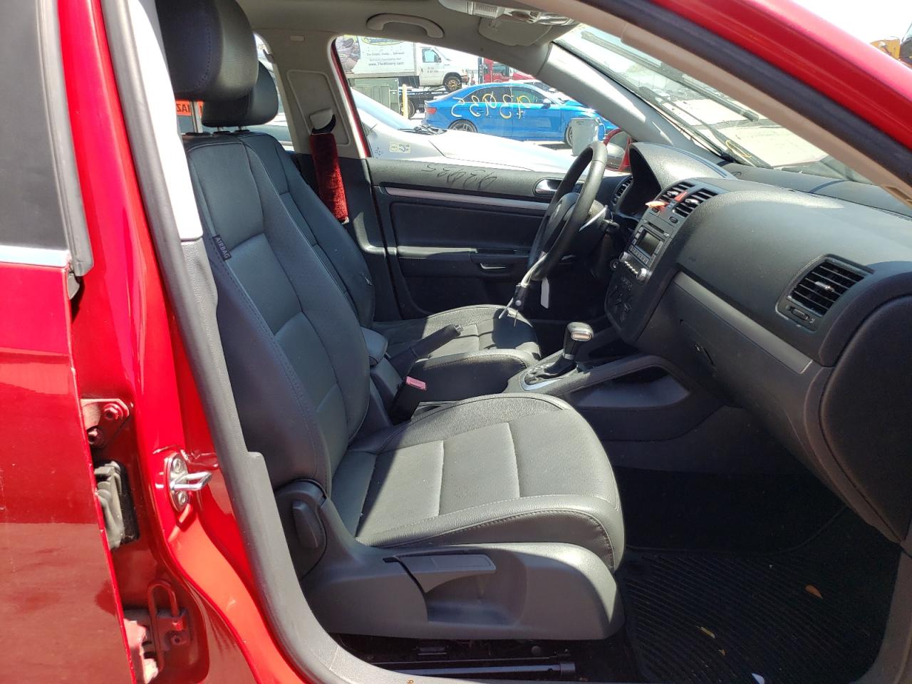 Photo 5 from auction – 2008 VOLKSWAGEN JETTA SE with VIN 3VWRM71K58M030119