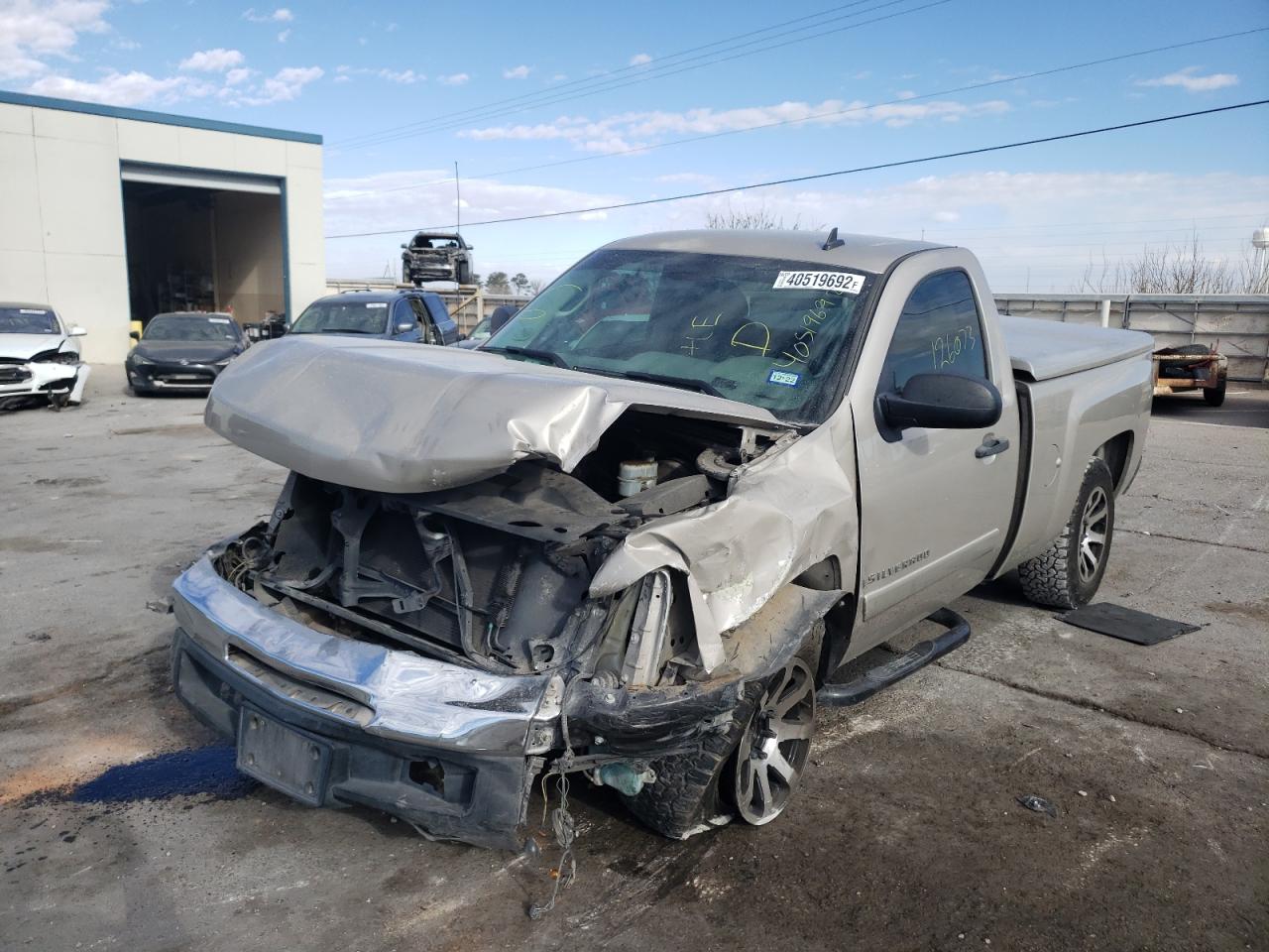 Photo 2 from auction – 2009 CHEVROLET SILVERADO with VIN 1GCEC14X79Z117237