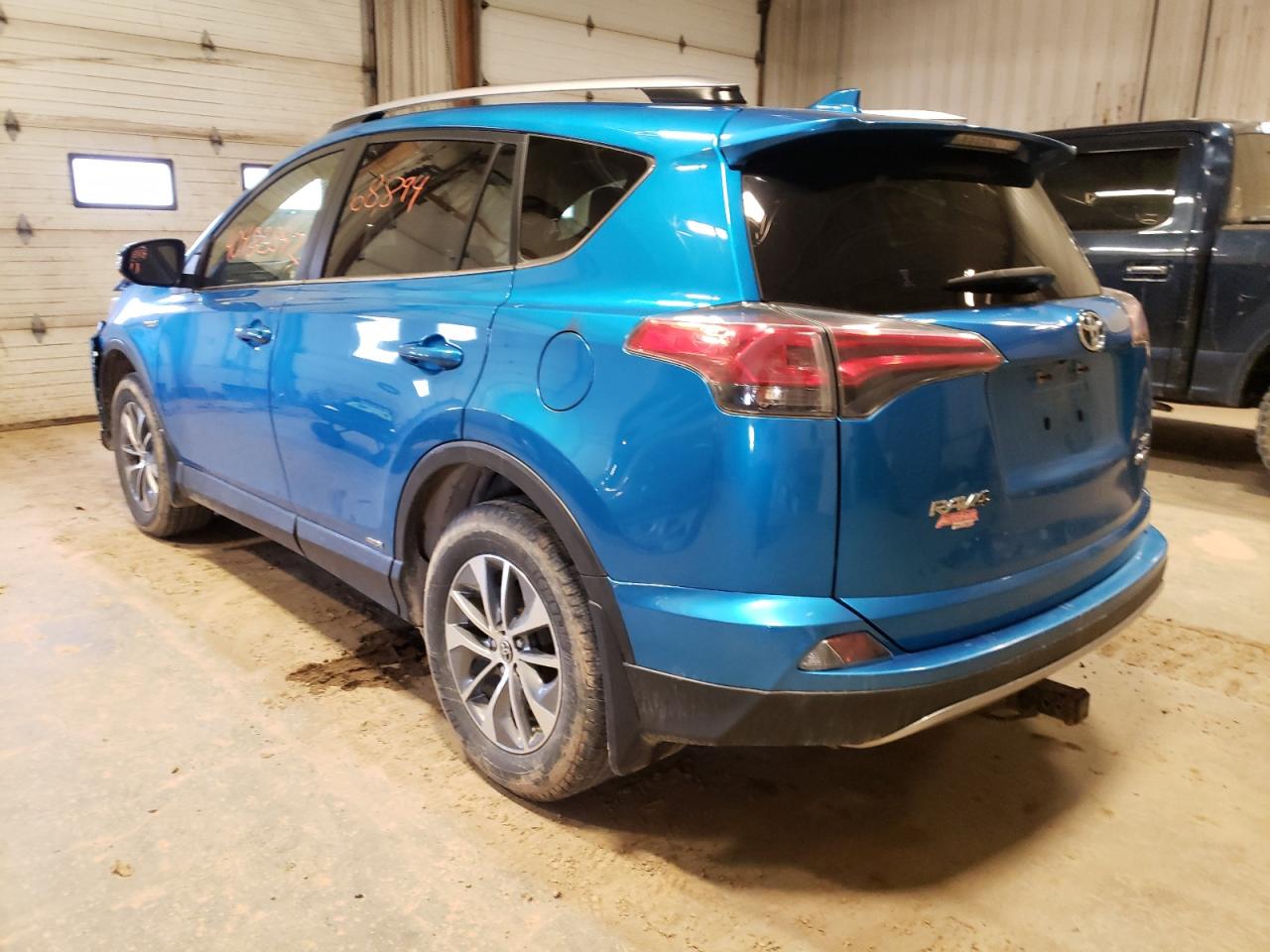 Photo 3 from auction – 2017 TOYOTA RAV4 with VIN JTDKBRFU0H3028926