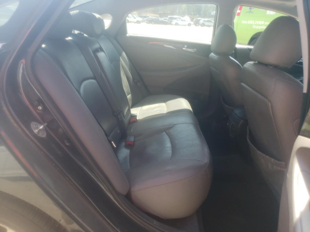 Photo 6 from auction – 2011 HYUNDAI SONATA SE with VIN 5NPEC4AC2BH200994