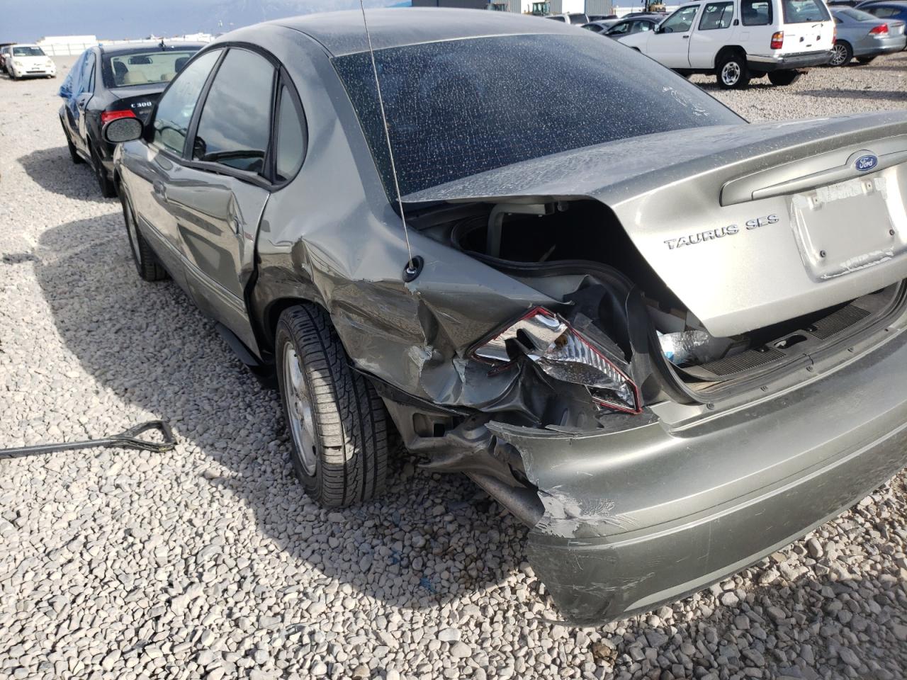 Photo 9 from auction – 2004 FORD TAURUS SES with VIN 1FAFP55U24G100411