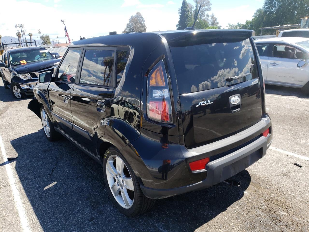 Photo 3 from auction – 2010 KIA SOUL + with VIN KNDJT2A29A7111713