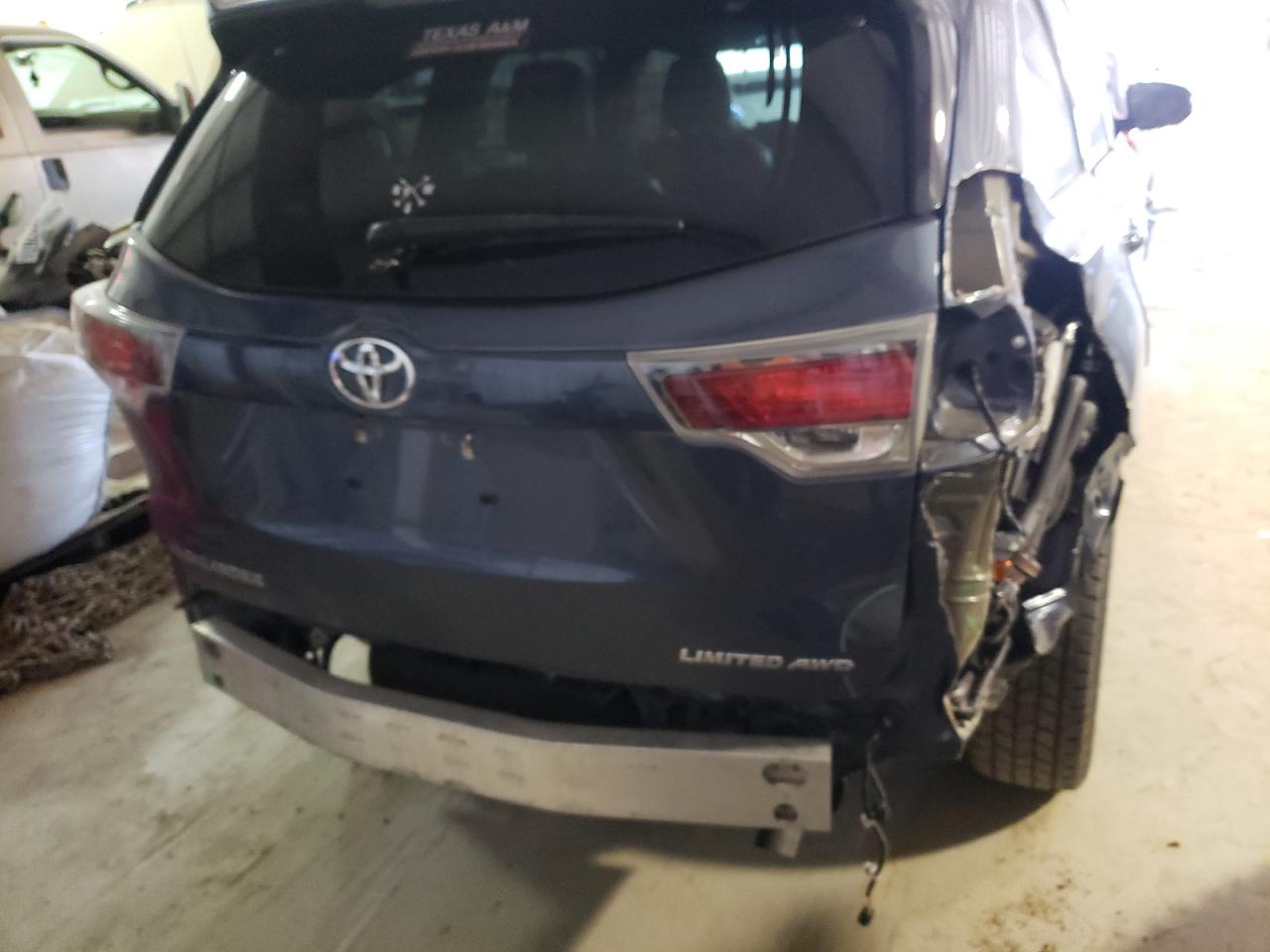 Фото 9 с аукциона – 2015 TOYOTA HIGHLANDER с VIN 5TDDKRFH5FS188226