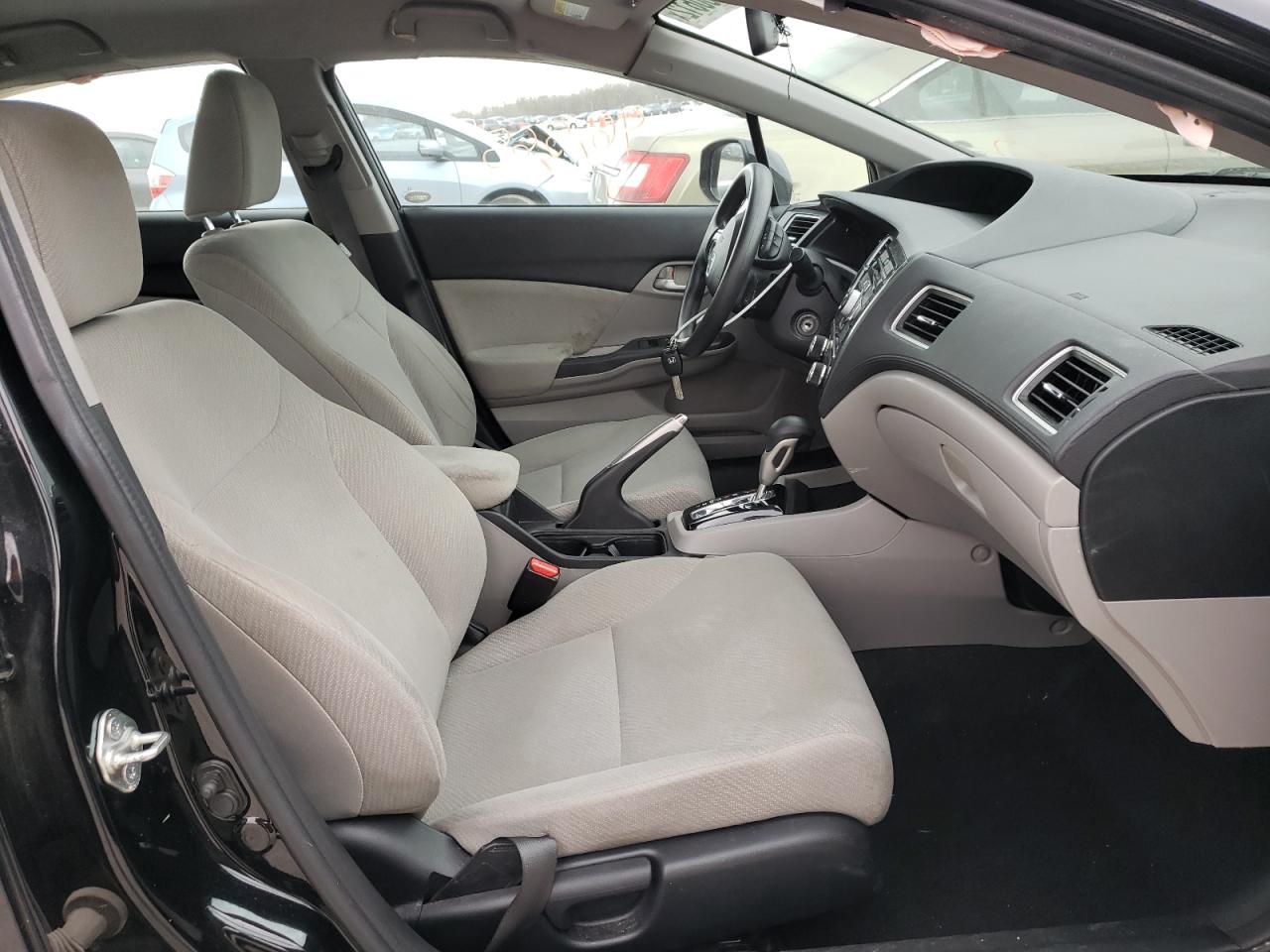Photo 5 from auction – 2013 HONDA CIVIC LX with VIN 19XFB2F58DE099196