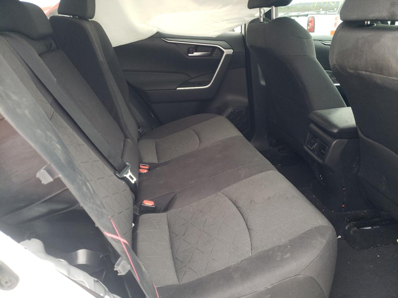 Photo 6 from auction – 2021 TOYOTA RAV4 XLE with VIN 2T3W1RFV7MC143979