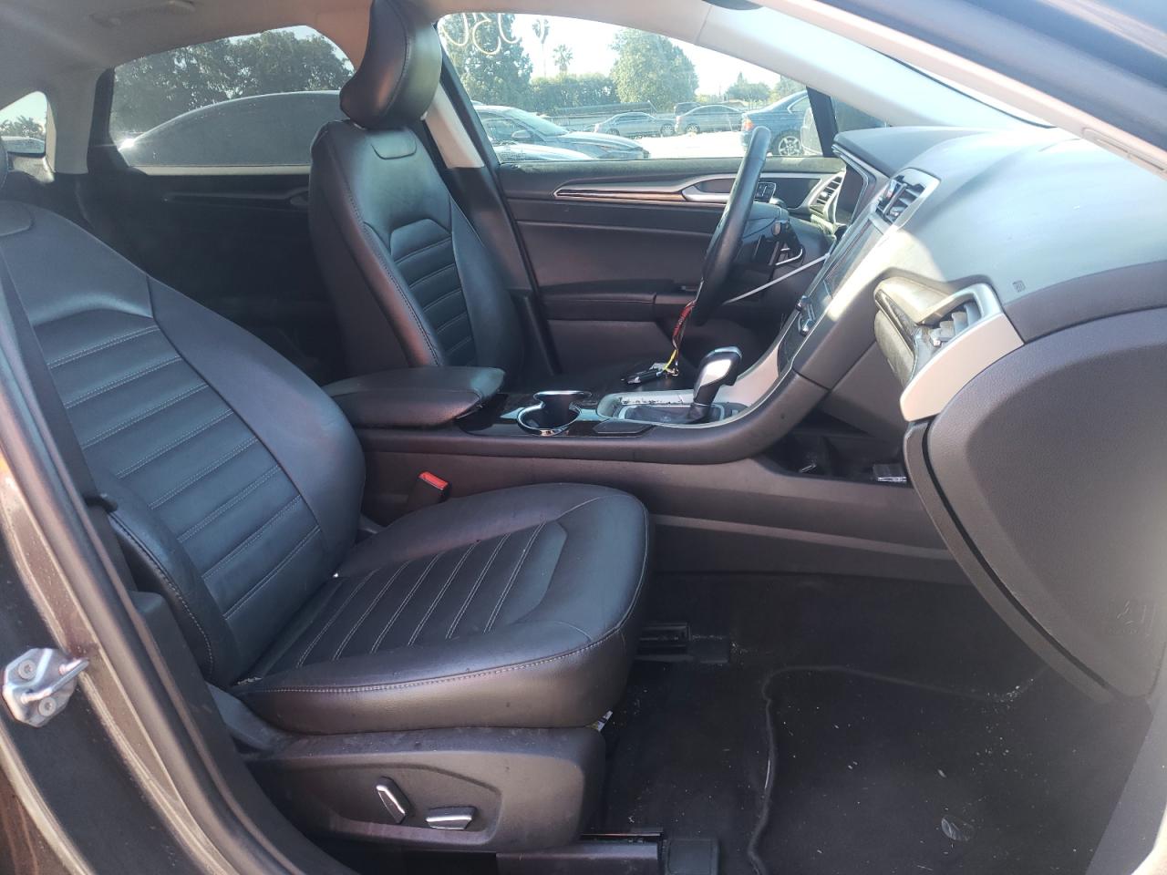 Photo 5 from auction – 2015 FORD FUSION SE with VIN 3FA6P0H91FR206726