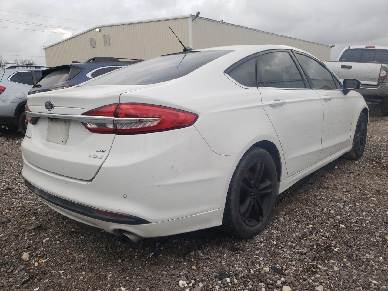 Photo 4 from auction – 2018 FORD FUSION SE with VIN 3FA6P0HD5JR240116