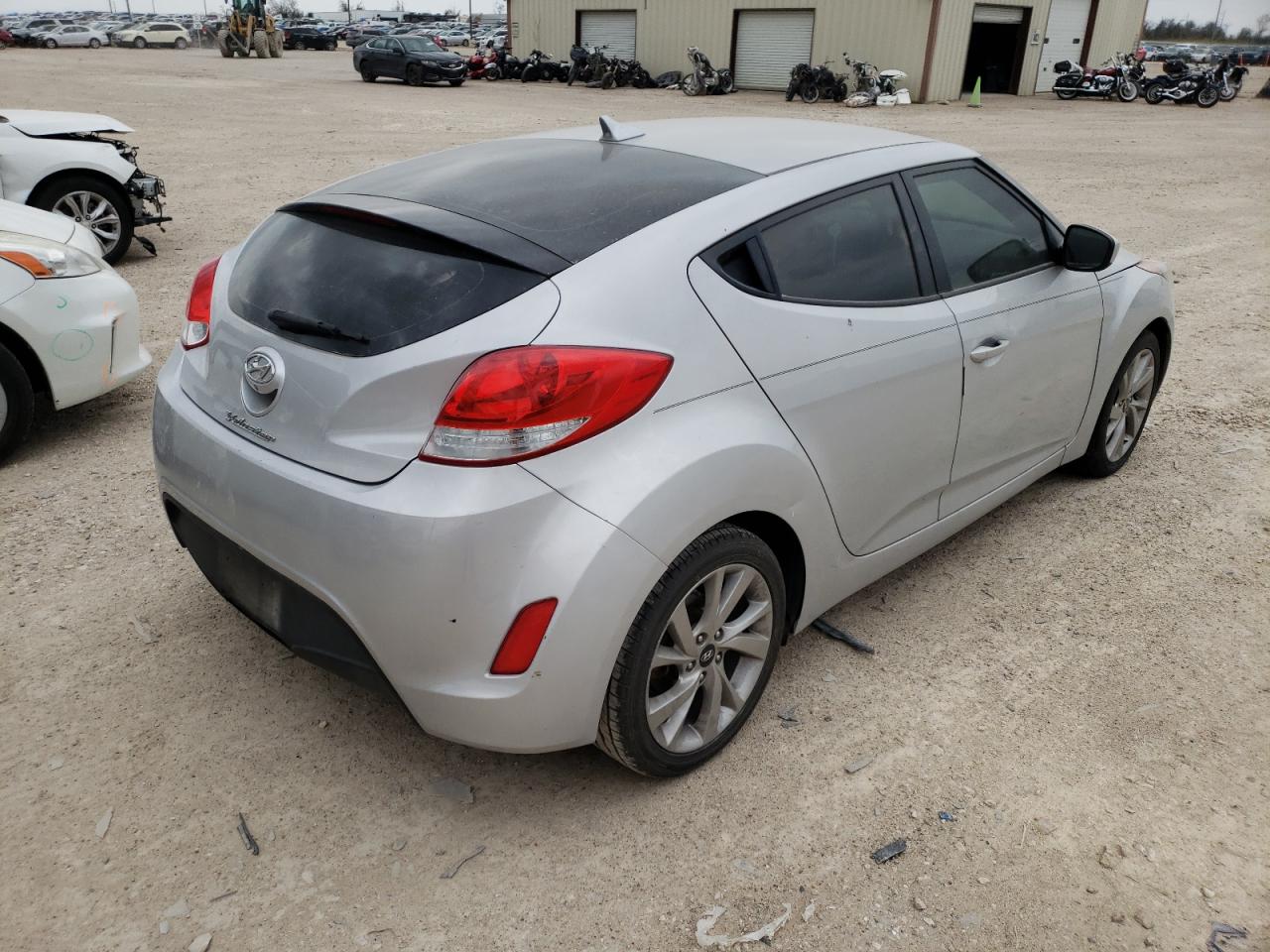 Photo 4 from auction – 2016 HYUNDAI VELOSTER with VIN KMHTC6AD4GU257640
