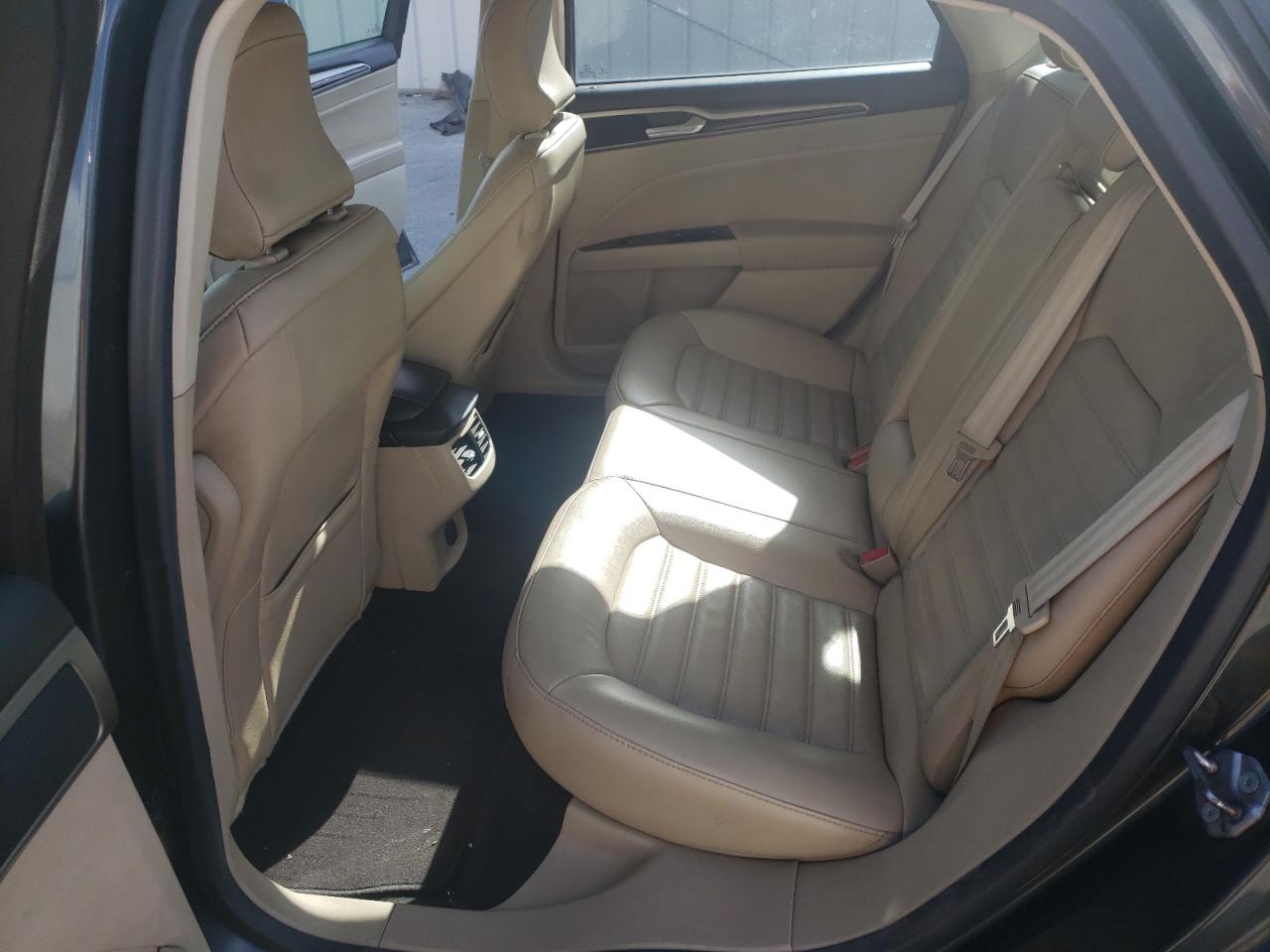 Photo 6 from auction – 2015 FORD FUSION SE with VIN 3FA6P0HD0FR227748