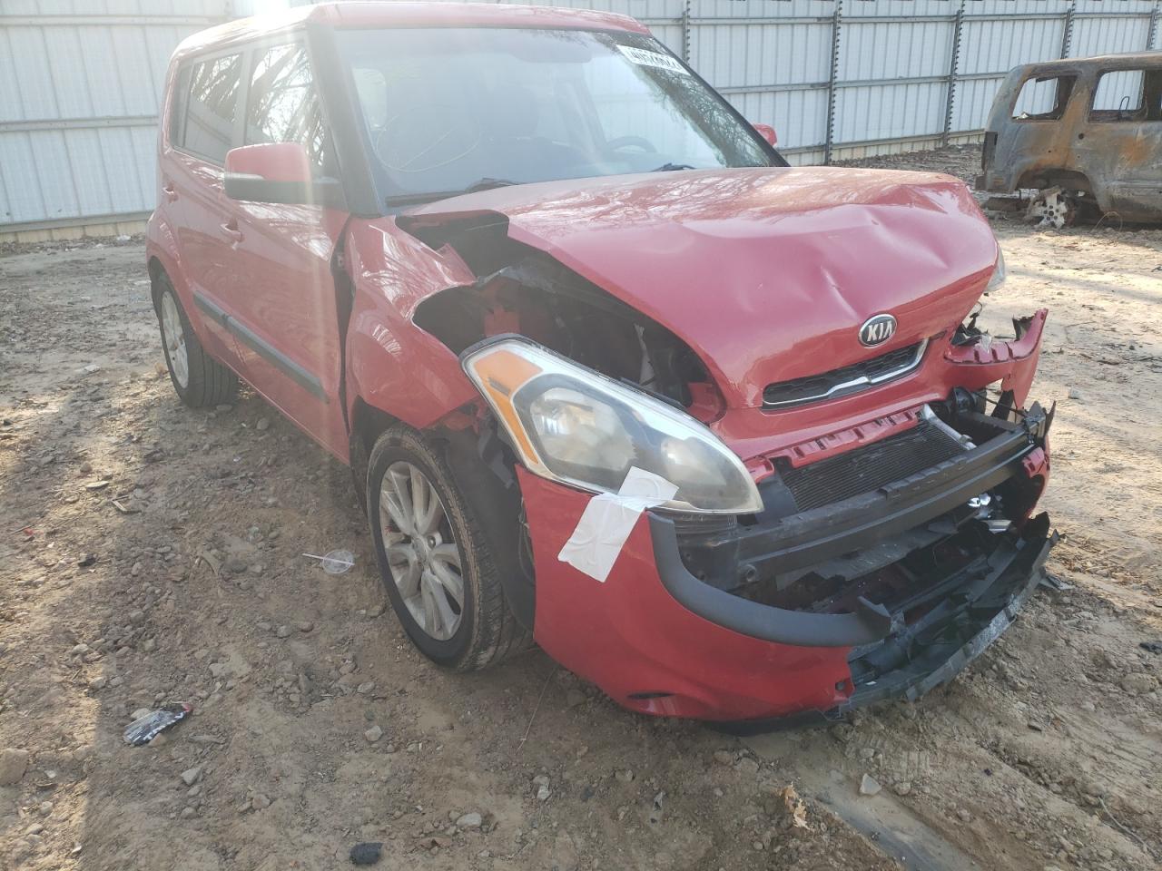 KIA SOUL + 2013 مع رقم تعريف المركبة KNDJT2A65D7526082 - صورة من المزاد
