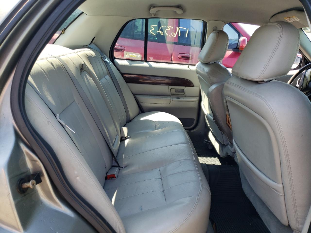 Photo 6 from auction – 2004 MERCURY GRAND MARQ with VIN 2MEFM75W94X619271