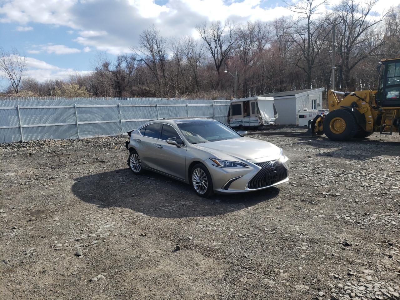 LEXUS ES350 2021 with VIN 58AEZ1B13MU101981 - Photo from auction
