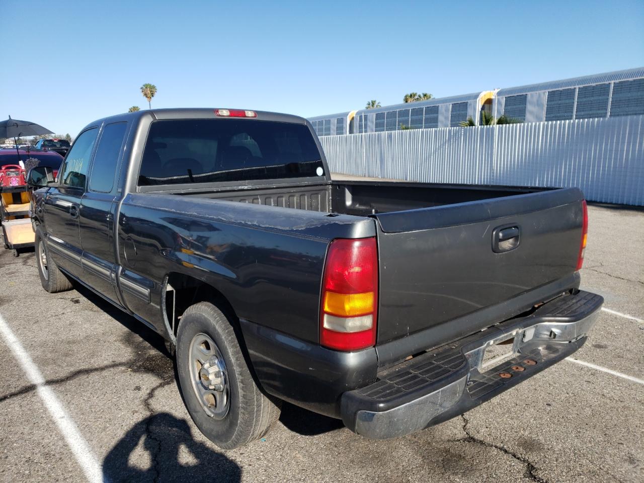 Photo 3 from auction – 2001 CHEVROLET SILVERADO with VIN 2GCEC19W111274517