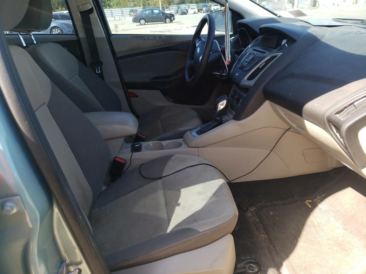 Photo 5 from auction – 2012 FORD FOCUS SE with VIN 1FAHP3K20CL385776