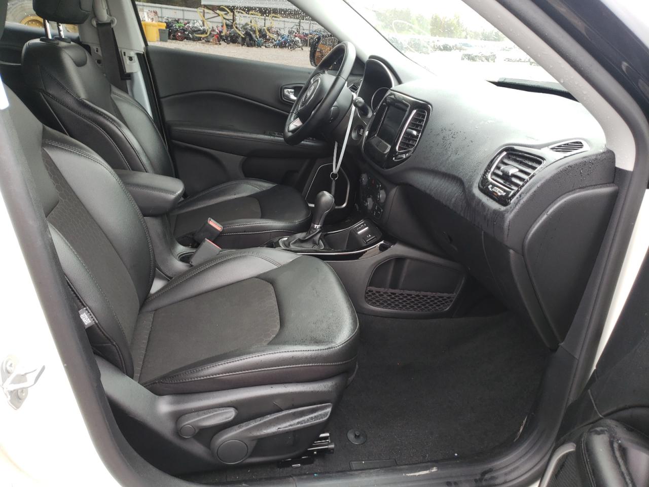 Foto 5 de la subasta – 2020 JEEP COMPASS LA con VIN 3C4NJCBB7LT229785
