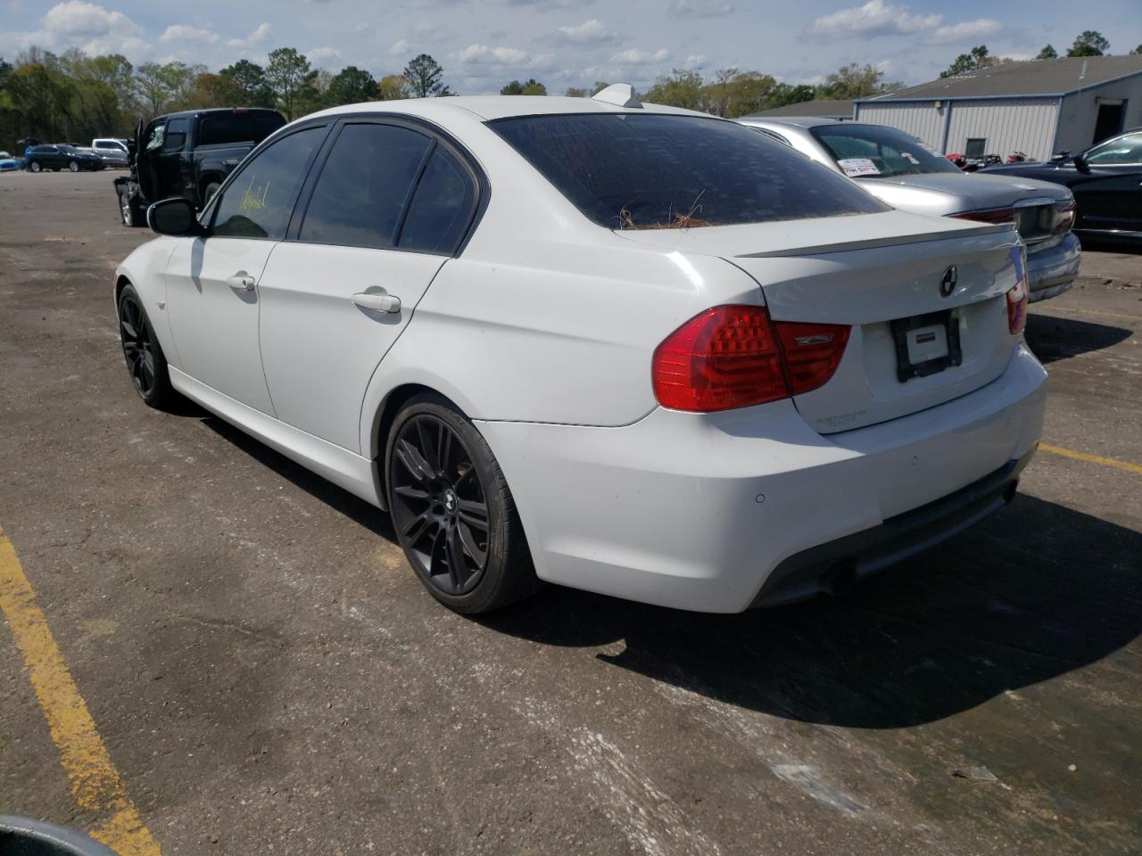 Photo 3 from auction – 2011 BMW 335 I with VIN WBAPM5G54BNM68902