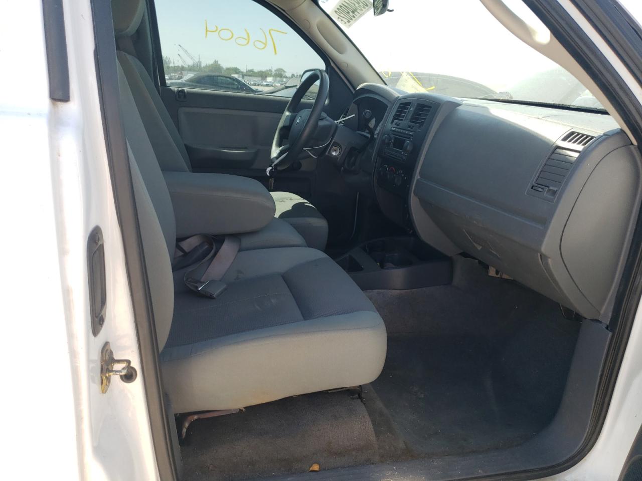Photo 5 from auction – 2005 DODGE DAKOTA ST with VIN 1D7HE22K95S160569