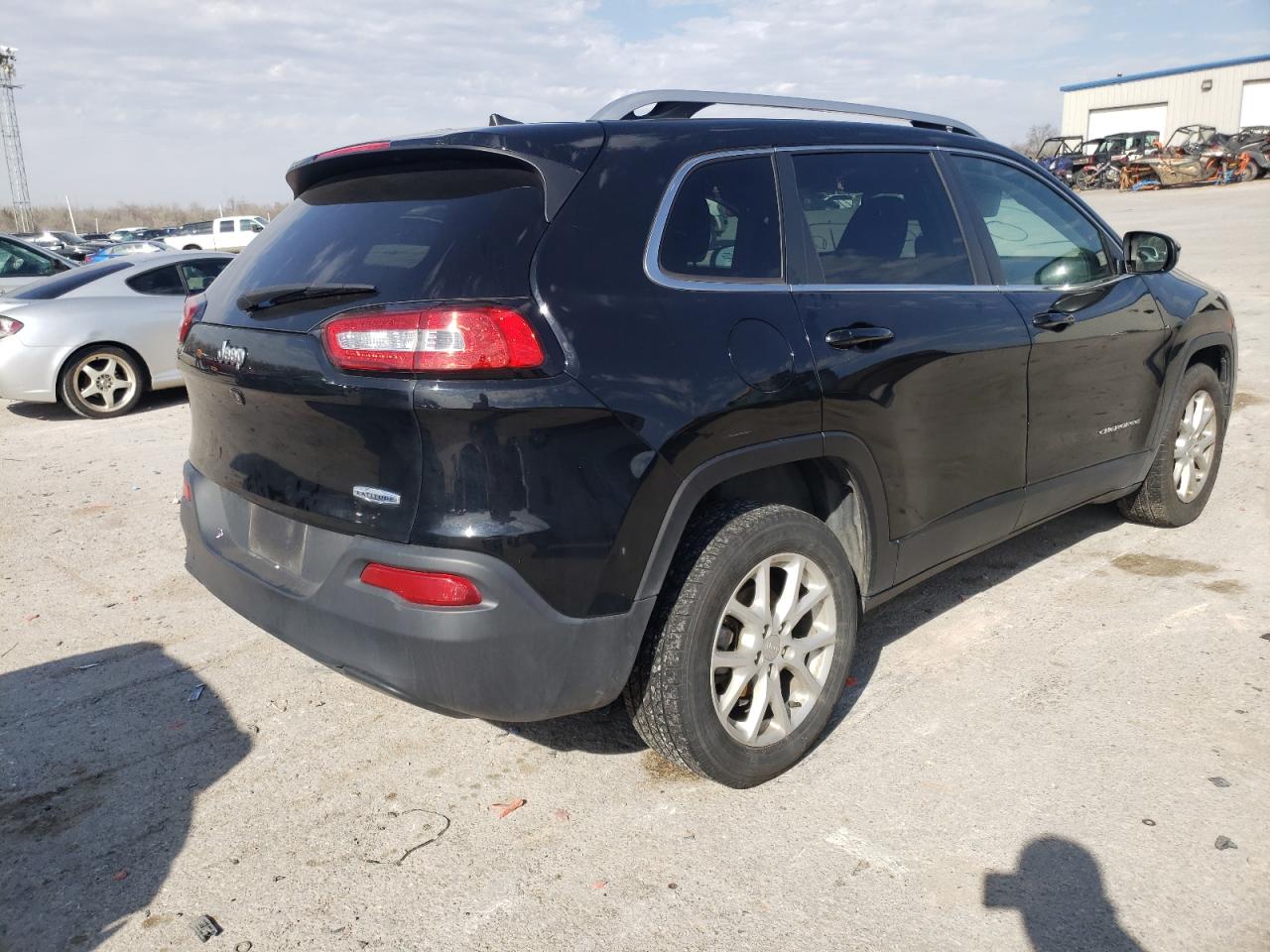 Photo 4 from auction – 2017 JEEP CHEROKEE L with VIN 1C4PJLCB4HW660903
