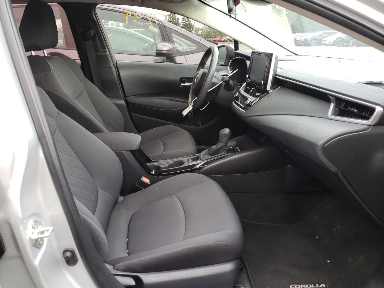 Photo 5 from auction – 2020 TOYOTA COROLLA LE with VIN 5YFHPRAE1LP012245