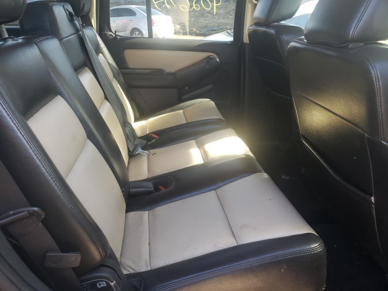 Photo 6 from auction – 2010 FORD EXPLORER E with VIN 1FMEU7E86AUA29977