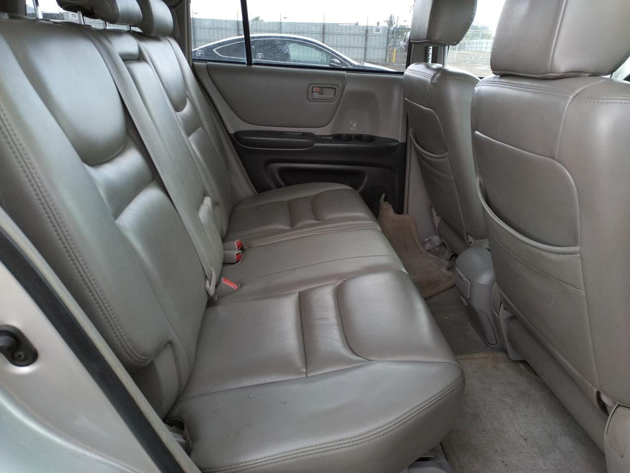 Photo 6 from auction – 2002 TOYOTA HIGHLANDER with VIN JTEGF21A020033806