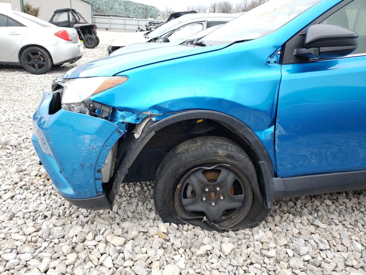 Photo 9 from auction – 2018 TOYOTA RAV4 LE with VIN JTMZFREV1JD131964
