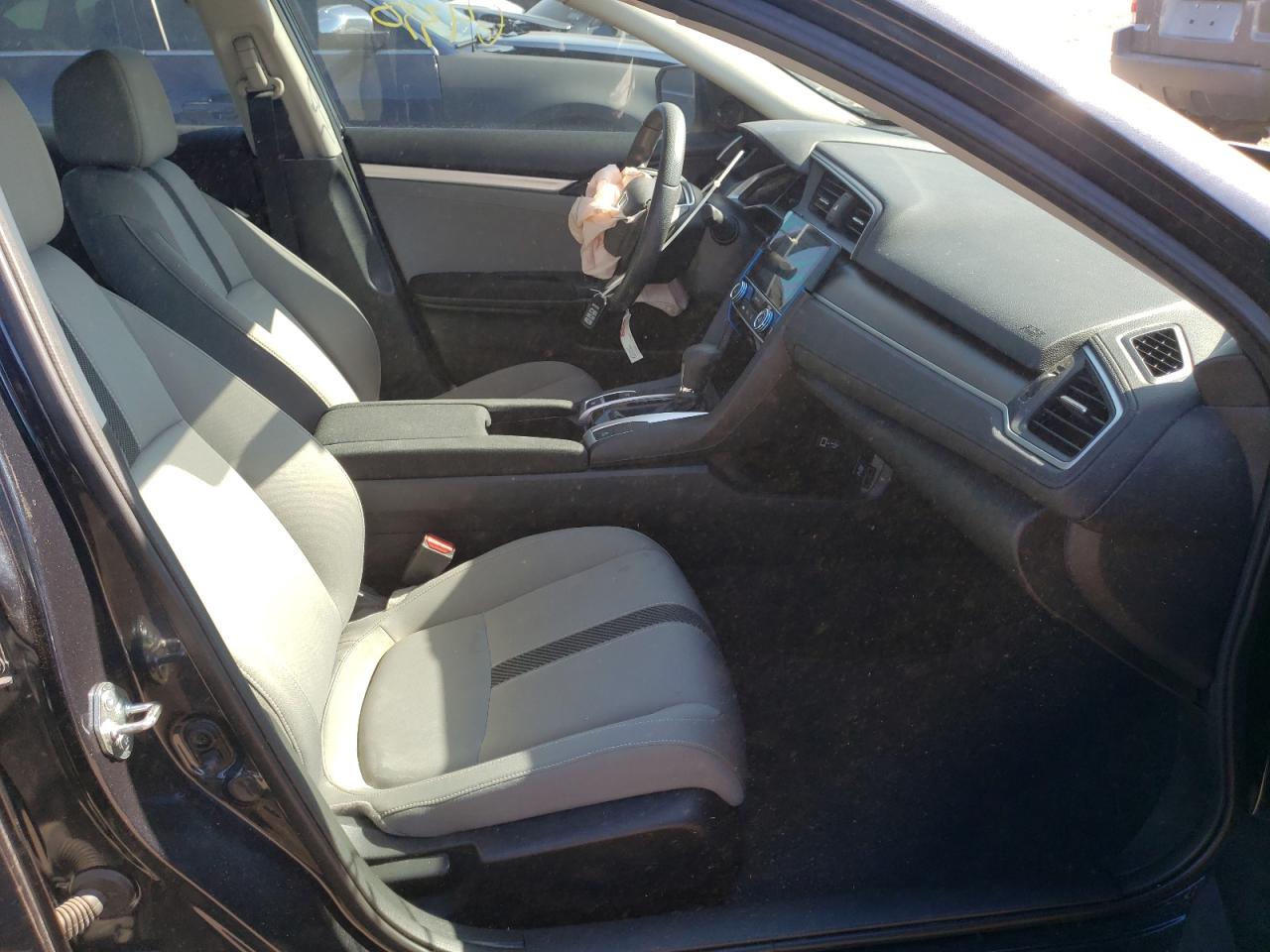 Photo 5 from auction – 2018 HONDA CIVIC EX with VIN 2HGFC2F71JH556284
