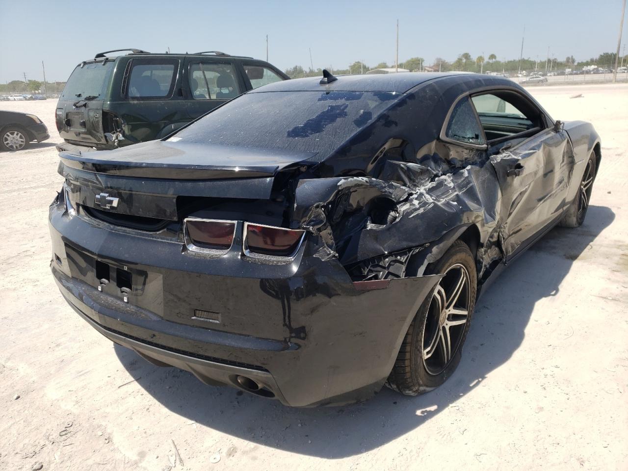 Photo 4 from auction – 2013 CHEVROLET CAMARO LS with VIN 2G1FA1E3XD9138701