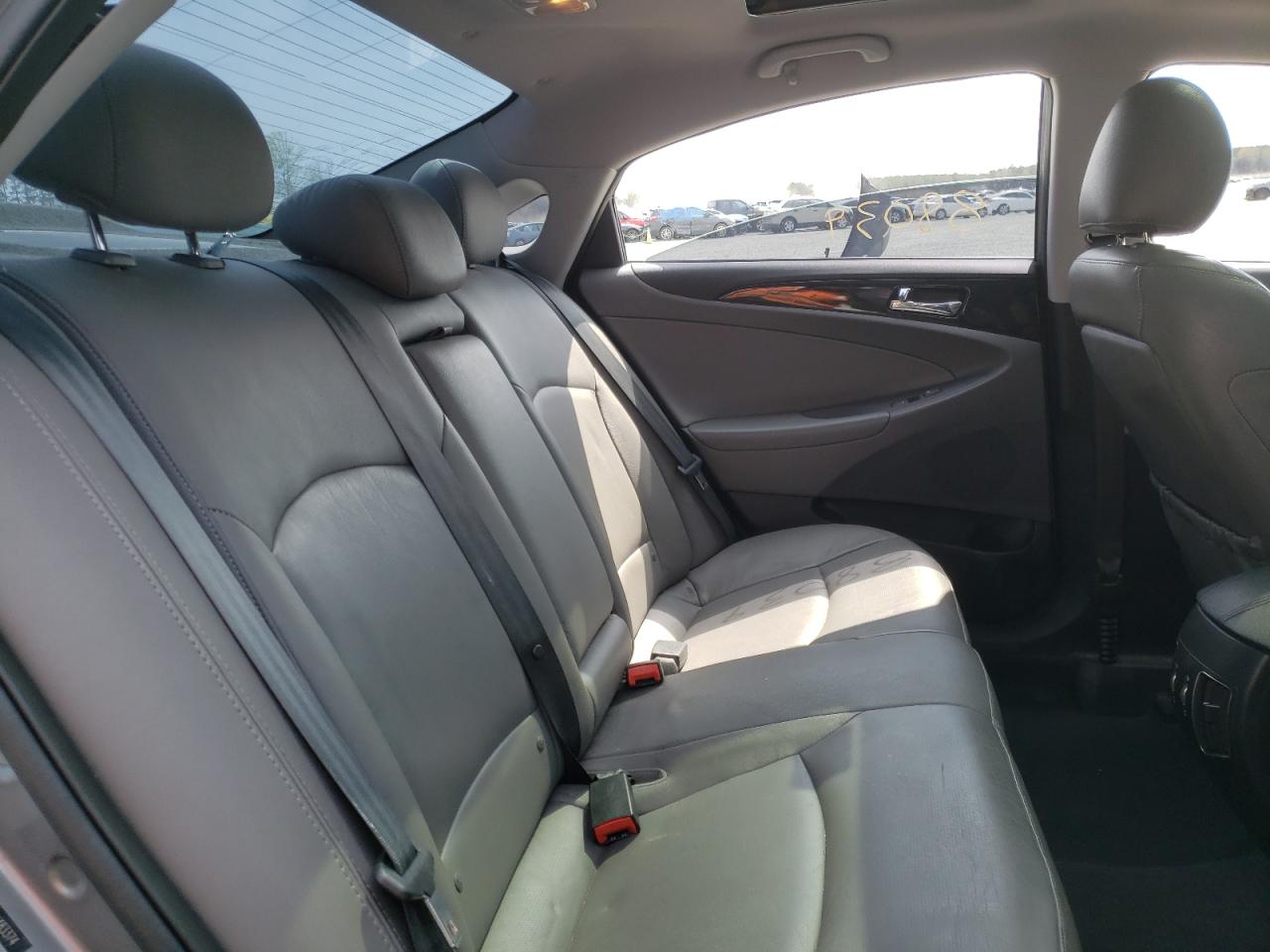 Photo 6 from auction – 2012 HYUNDAI SONATA SE with VIN 5NPEC4AC3CH483374
