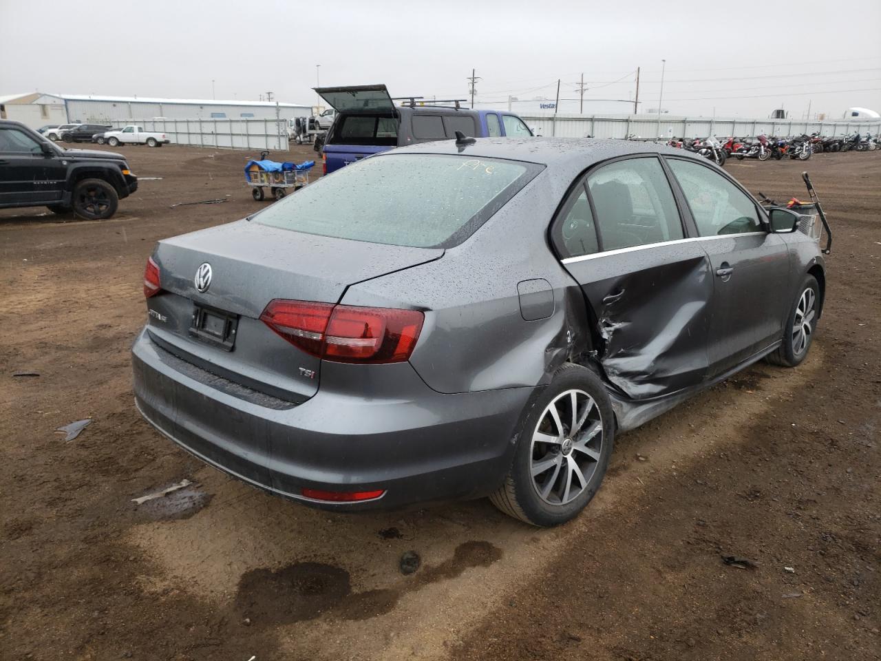 Photo 4 from auction – 2017 VOLKSWAGEN JETTA SE with VIN 3VWDB7AJ8HM310463