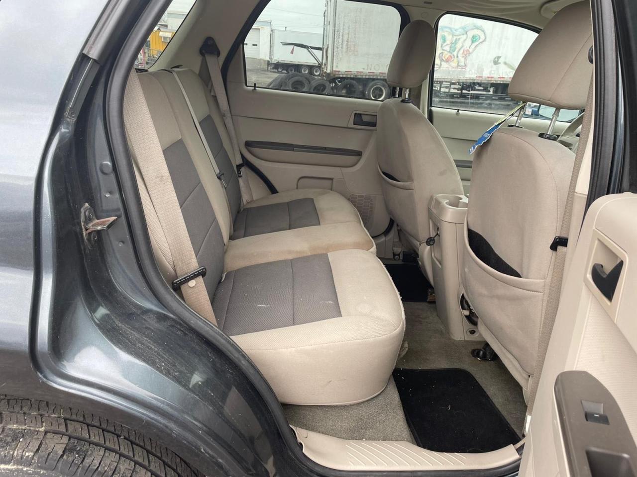 Photo 6 from auction – 2008 FORD ESCAPE XLT with VIN 1FMCU93128KB75744