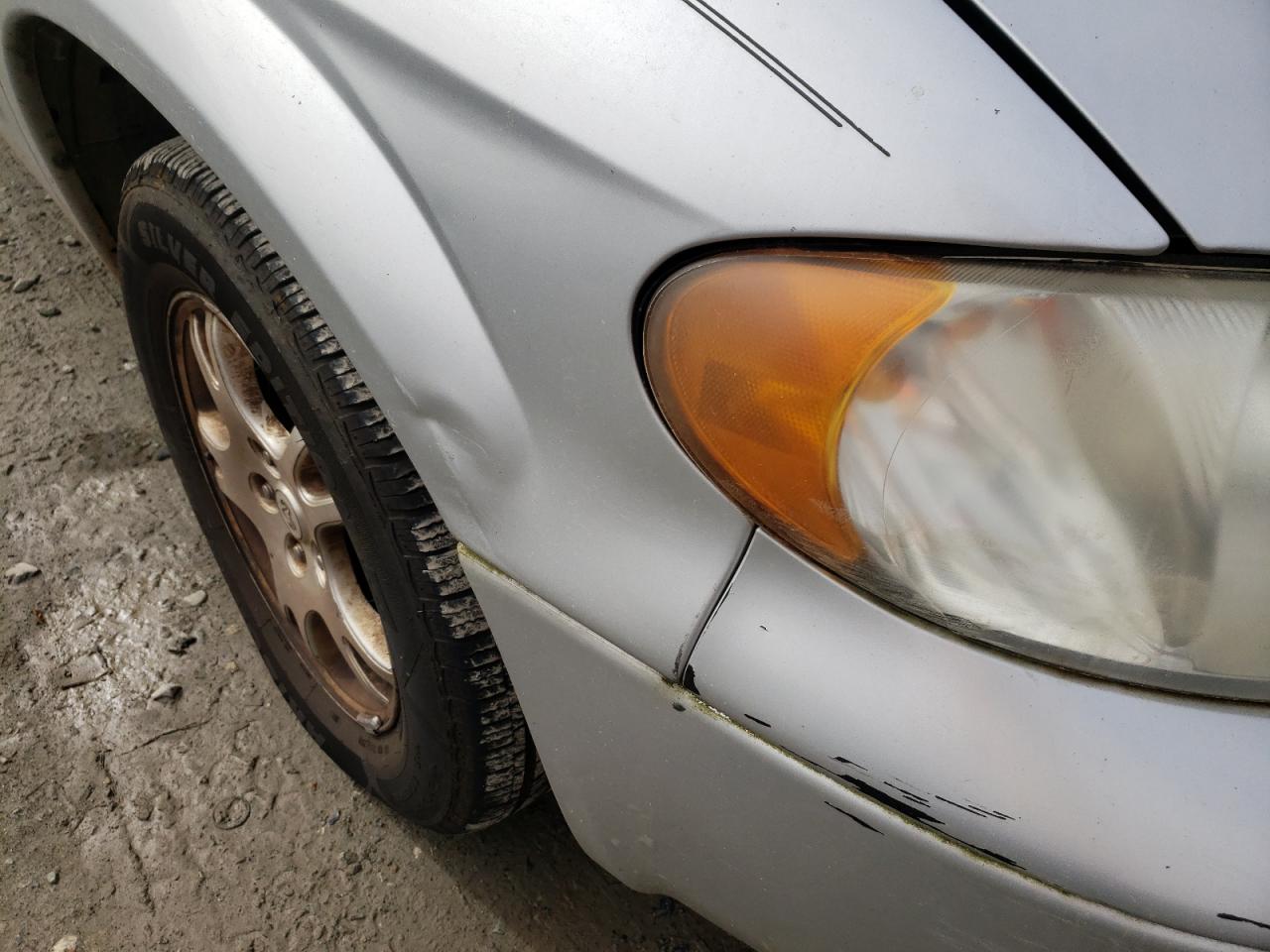 Photo 9 from auction – 2004 DODGE GRAND CARA with VIN 2D8GP44LX4R541995