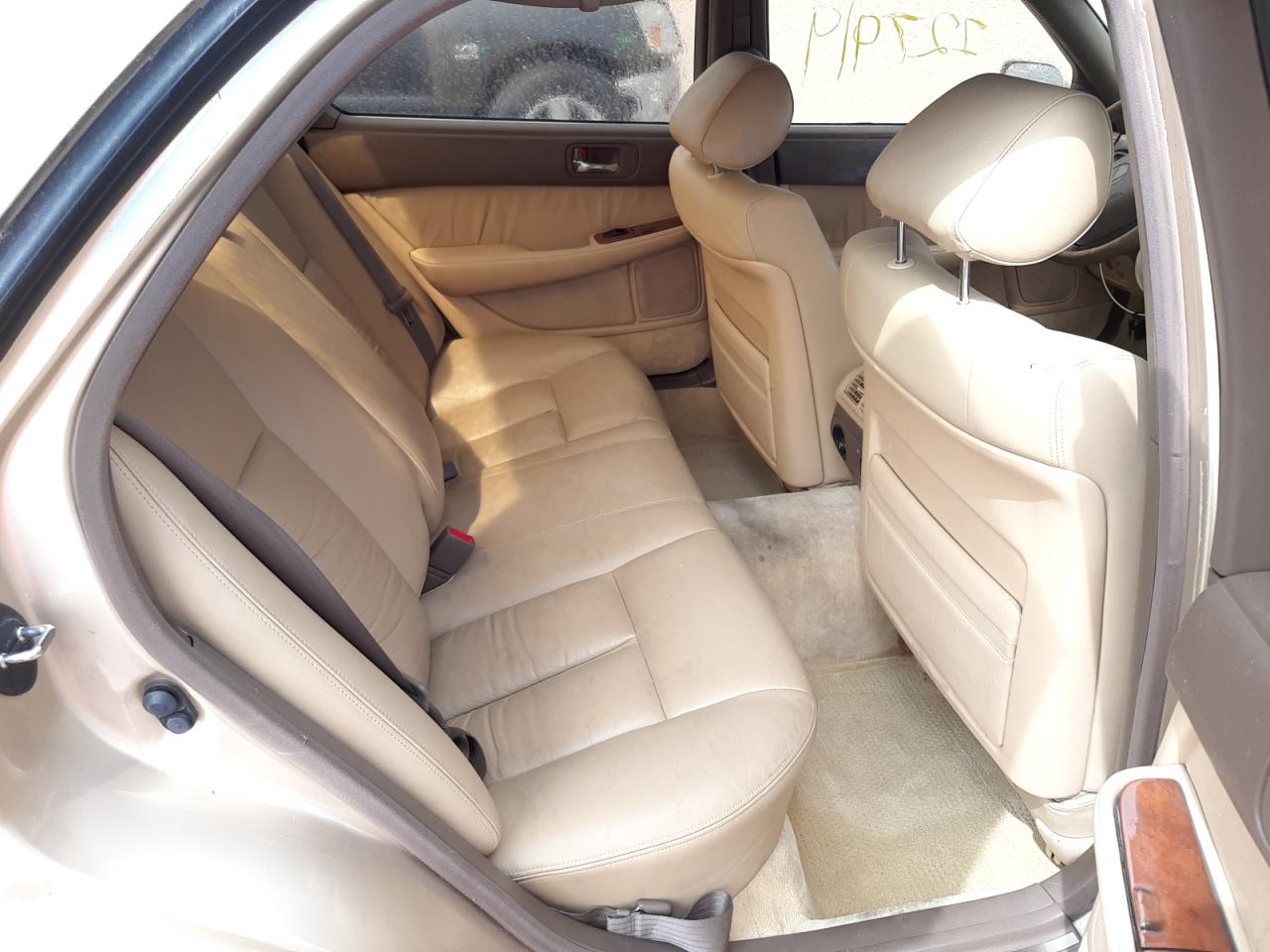 Photo 6 from auction – 1993 LEXUS LS 400 with VIN JT8UF11E1P0175589