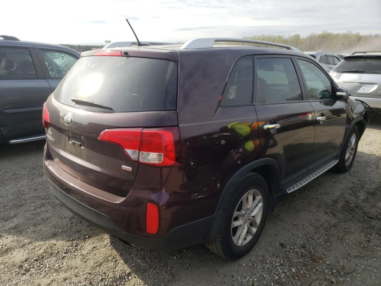 Photo 4 from auction – 2014 KIA SORENTO LX with VIN 5XYKT3A65EG474113