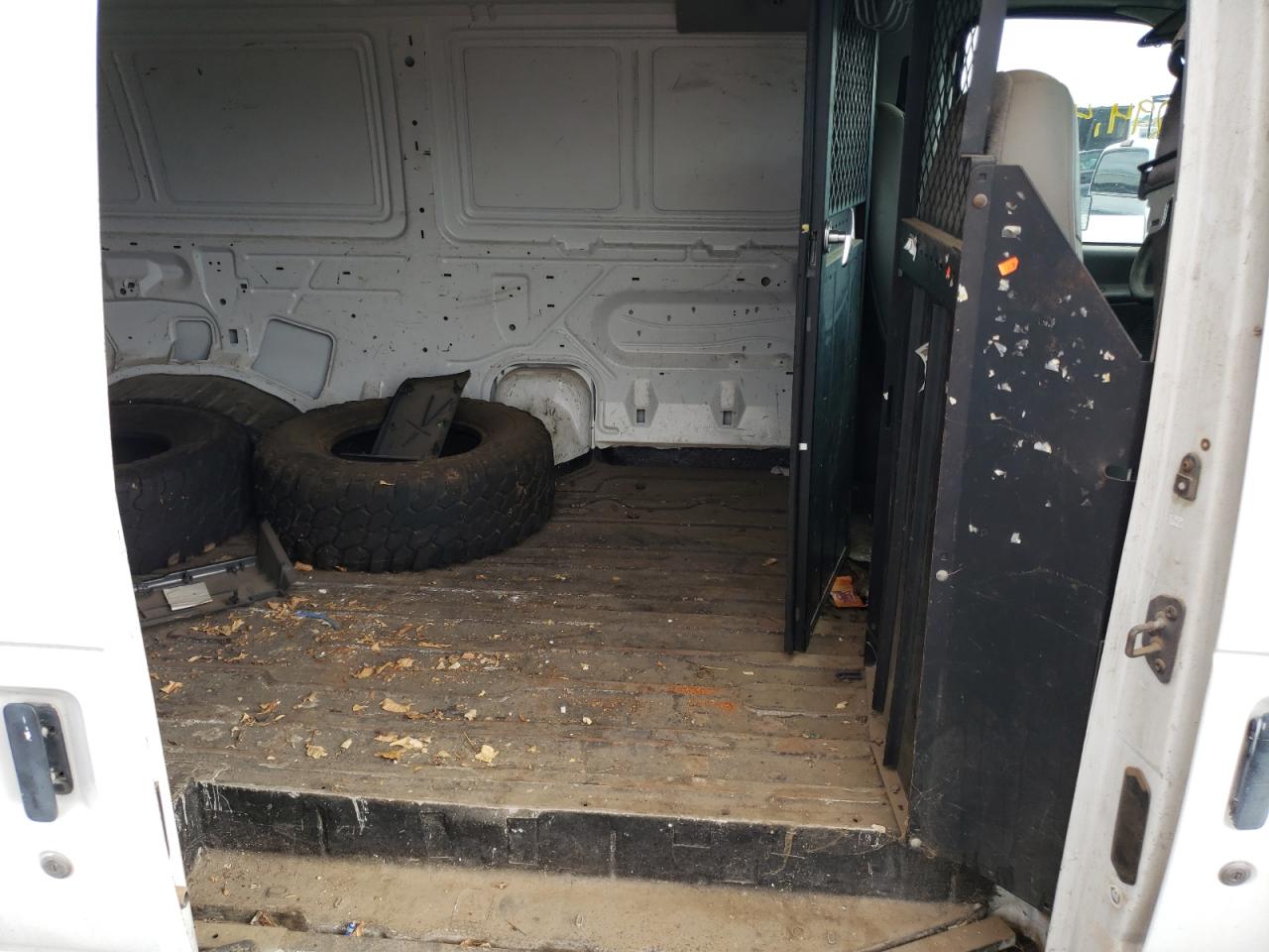 Photo 6 from auction – 2003 FORD ECONOLINE with VIN 1FTRE14W73HB75008