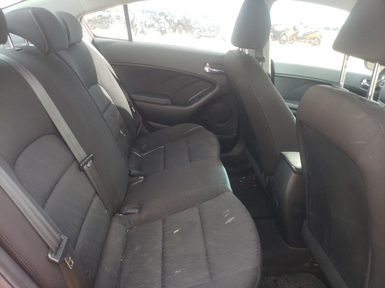 Photo 6 from auction – 2016 KIA FORTE LX with VIN KNAFK4A69G5564223