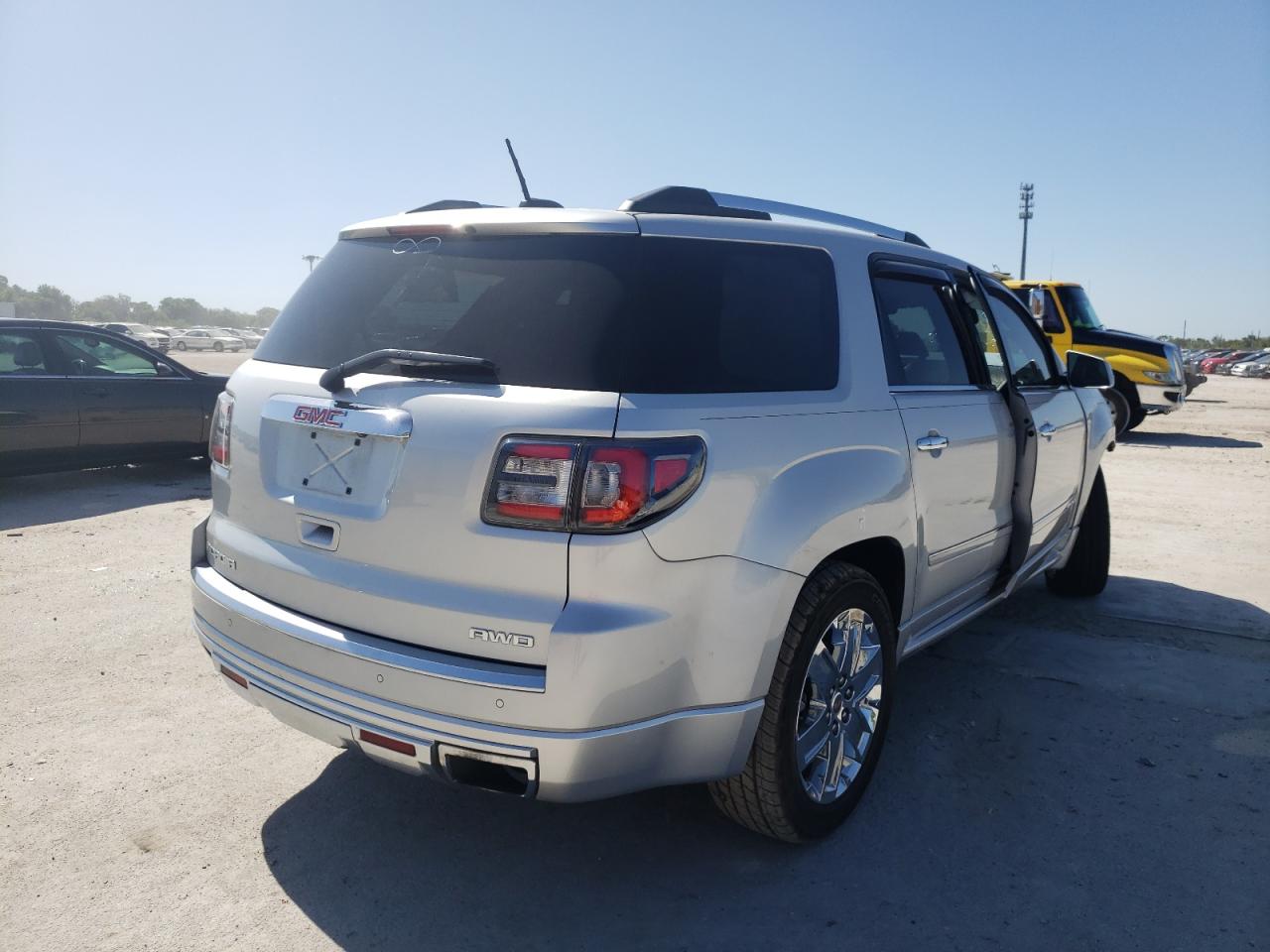 Photo 4 from auction – 2016 GMC ACADIA DEN with VIN 1GKKVTKD8GJ177125