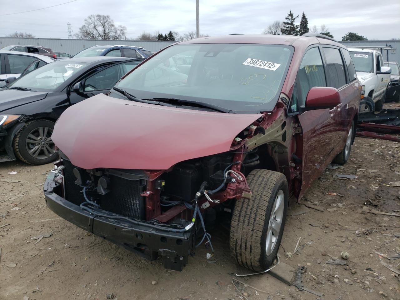 Photo 2 from auction – 2018 TOYOTA SIENNA LE with VIN 5TDKZ3DC7JS958958