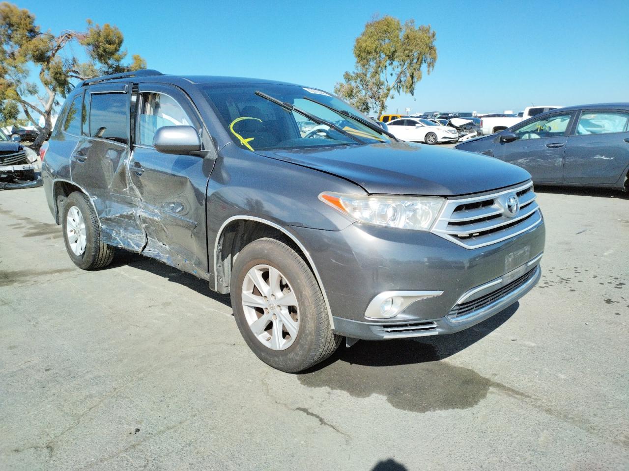 TOYOTA HIGHLANDER 2013 with VIN 5TDZA3EH9DS038317 - Photo from auction