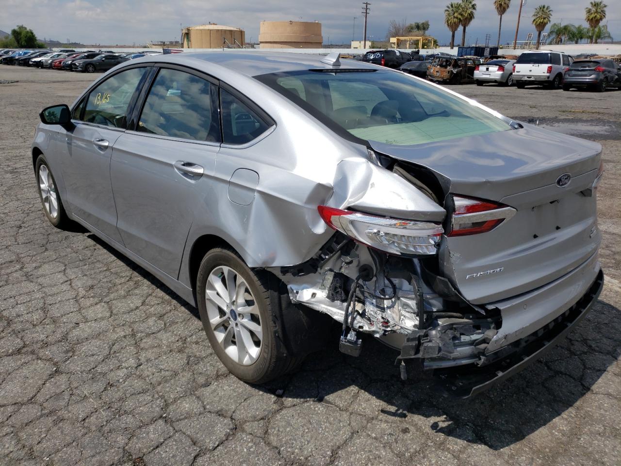 Photo 3 from auction – 2020 FORD FUSION SE with VIN 3FA6P0HD7LR261343