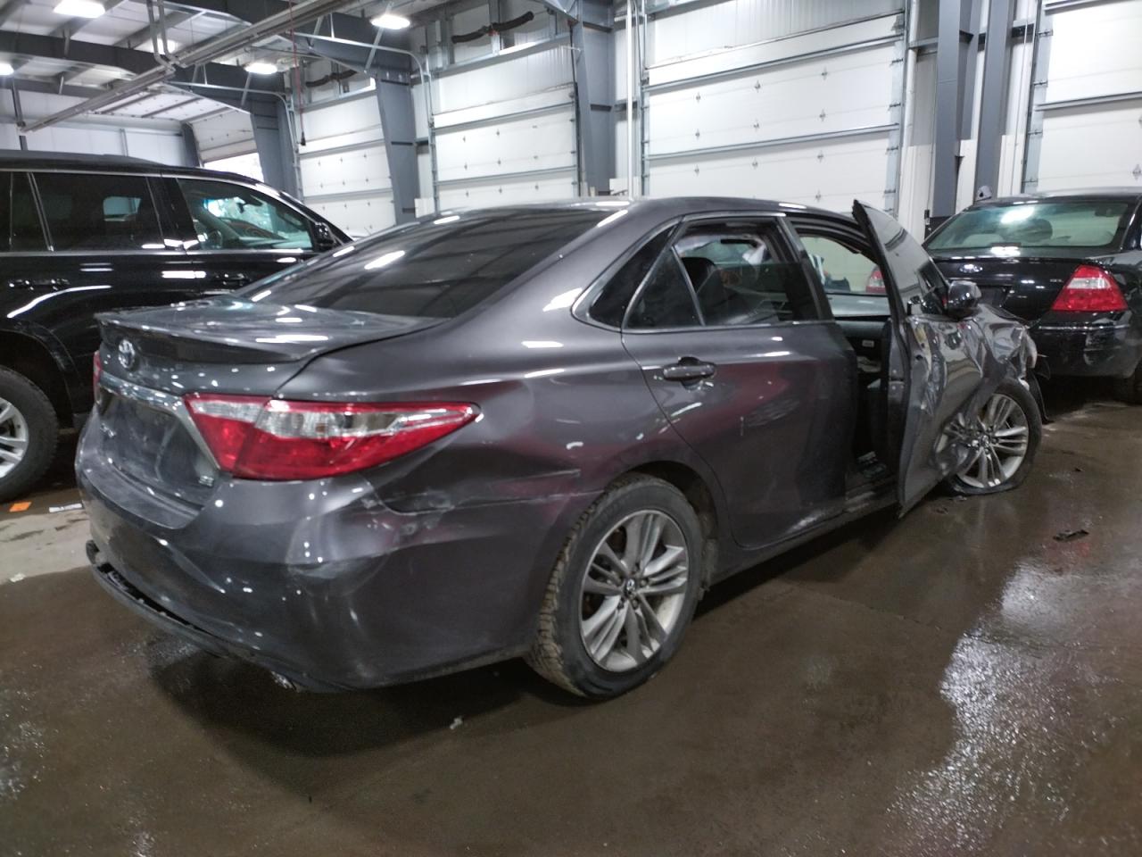 Photo 4 from auction – 2016 TOYOTA CAMRY LE with VIN 4T1BF1FK3GU223945