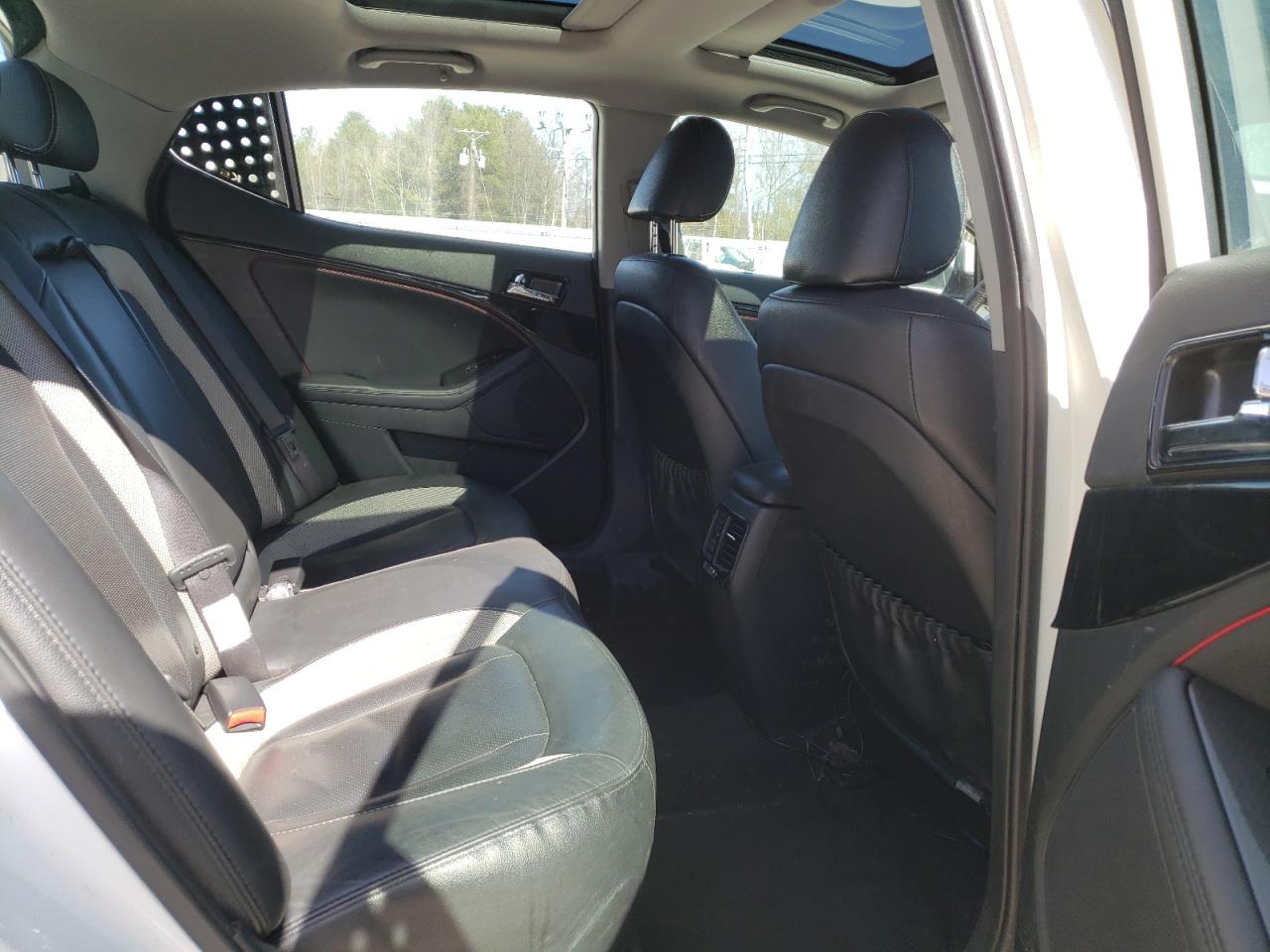 Photo 6 from auction – 2011 KIA OPTIMA SX with VIN KNAGR4A6XB5156533