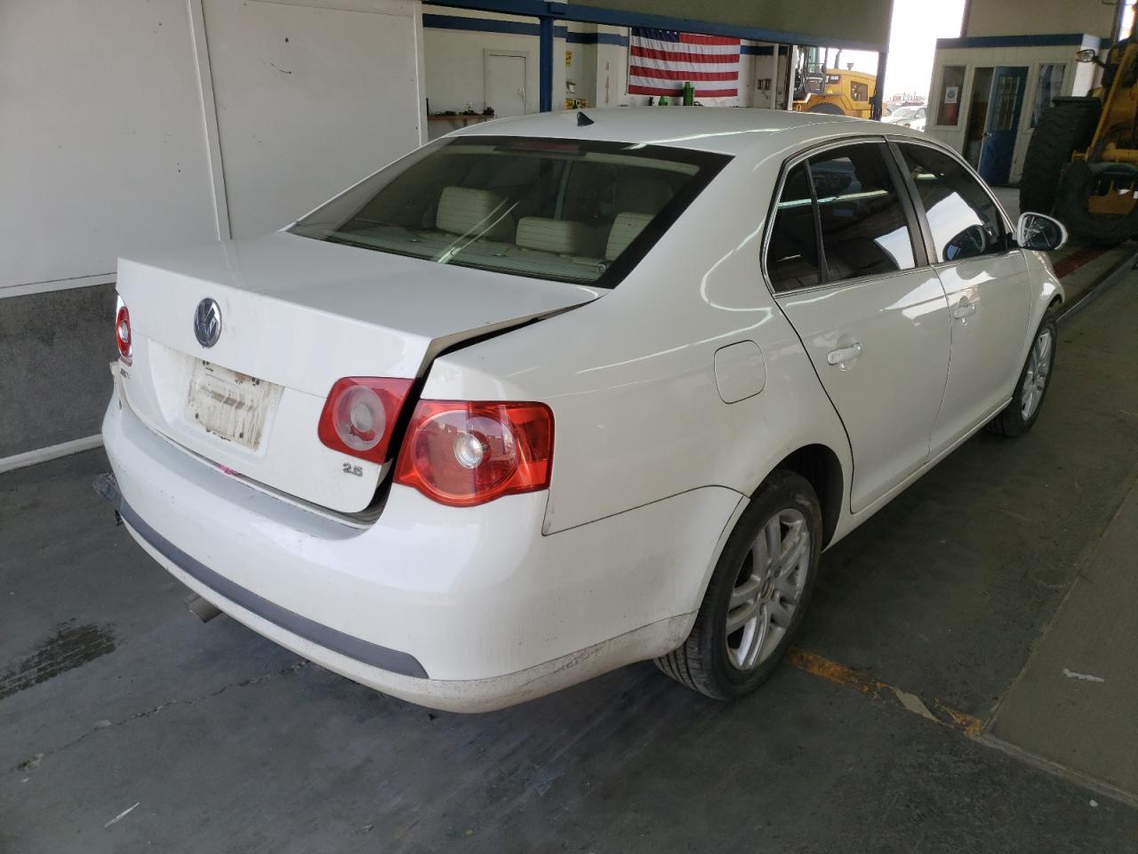 Photo 4 from auction – 2007 VOLKSWAGEN JETTA WOLF with VIN 3VWEF71K47M125097