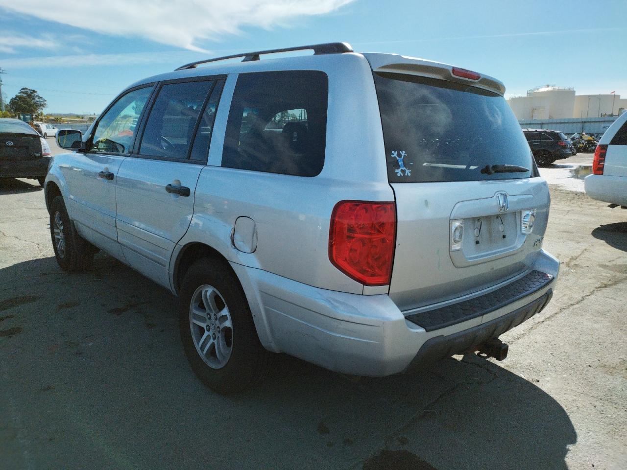Photo 3 from auction – 2005 HONDA PILOT EXL with VIN 5FNYF18555B034743
