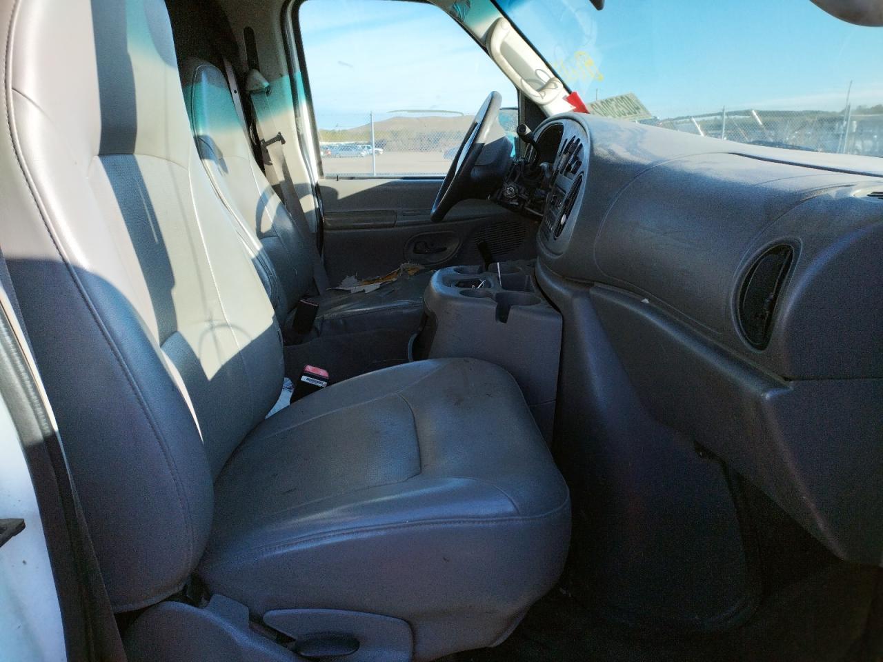 Photo 5 from auction – 2004 FORD ECONOLINE with VIN 1FTNE24W34HB06001