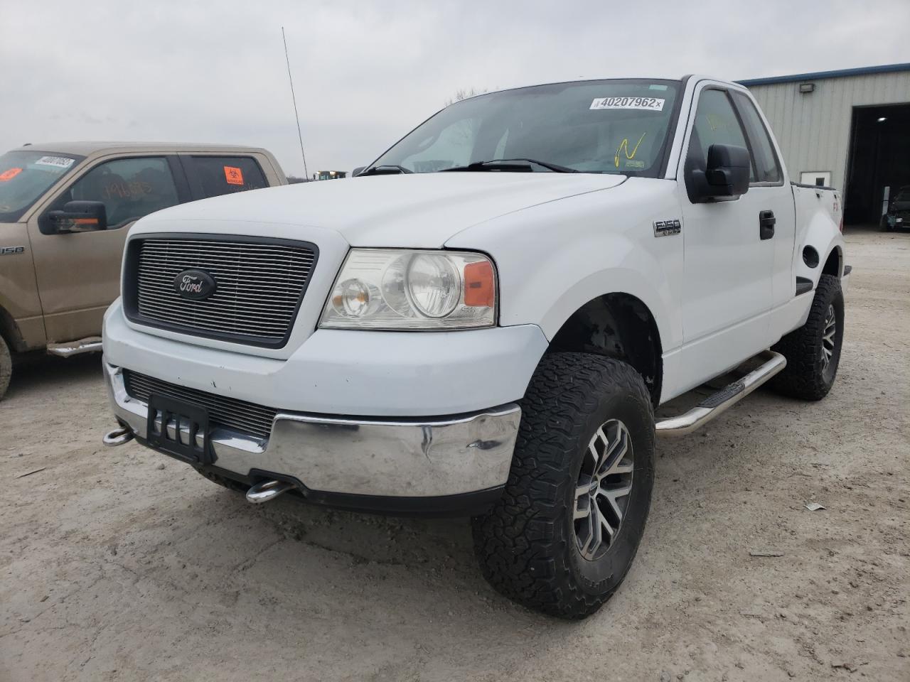 Photo 2 from auction – 2005 FORD F150 with VIN 1FTRF04515KD02162
