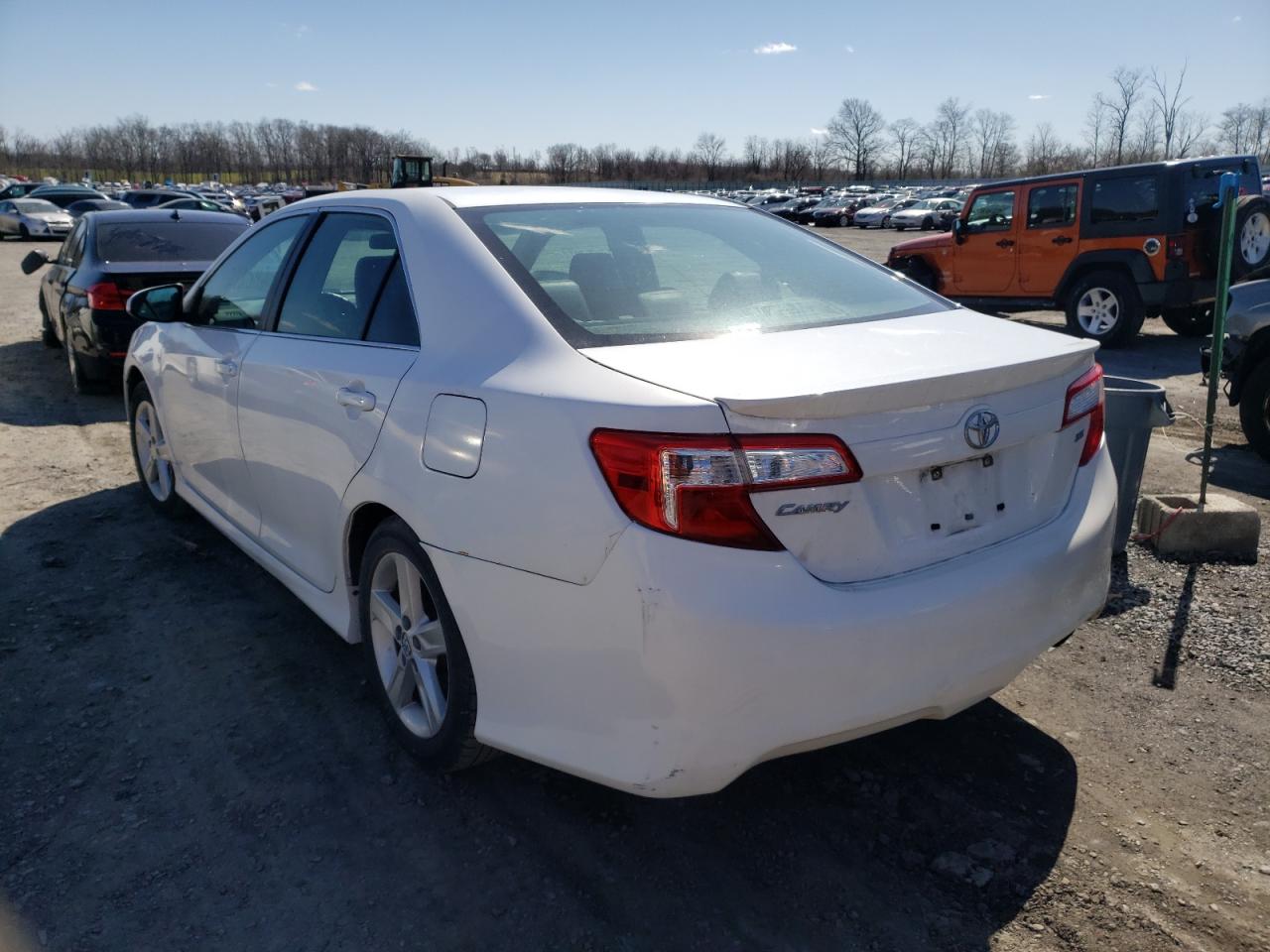 Photo 3 from auction – 2014 TOYOTA CAMRY L with VIN 4T1BF1FK2EU335407