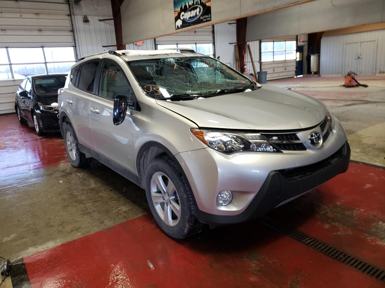 TOYOTA RAV4 XLE 2014 with VIN 2T3RFREV0EW210812 - Photo from auction